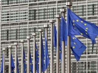 Ωστόσο, η Ευρωπαϊκή Επιτροπή, στην ετήσια έκθεσή της η οποία δημοσιεύθηκε στις 17 Απριλίου 2018, κατέληξε ότι «η Τουρκία απομακρύνθηκε σημαντικά από την Ευρωπαϊκή Ένωση, ιδίως στους τομείς του κράτους δικαίου και των θεμελιωδών δικαιωμάτων και με την αποδυνάμωση των αποτελεσματικών ελέγχων και ισορροπιών στο πολιτικό σύστημα».